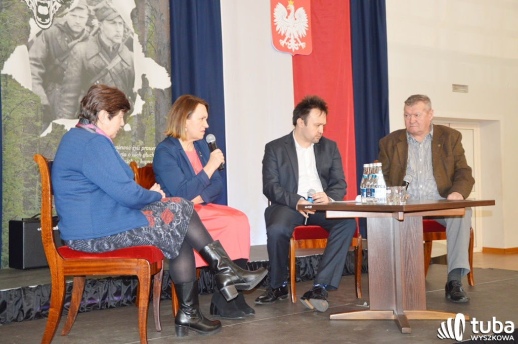 Młodzież z powiatu wyszkowskiego oddała hołd Żołnierzom Wyklętym