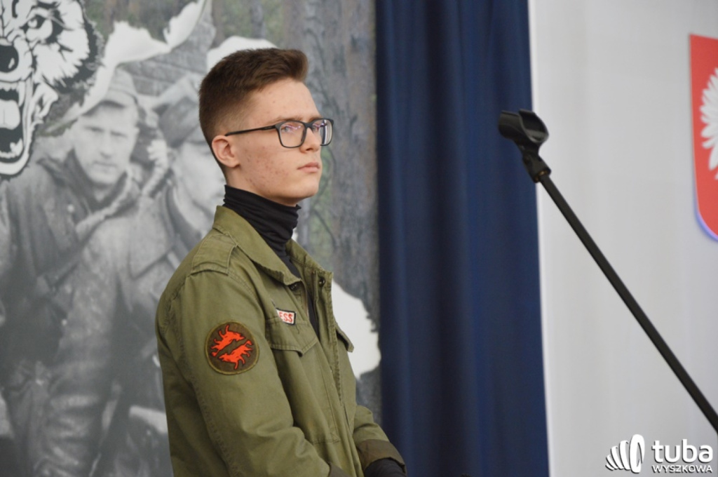 Młodzież z powiatu wyszkowskiego oddała hołd Żołnierzom Wyklętym