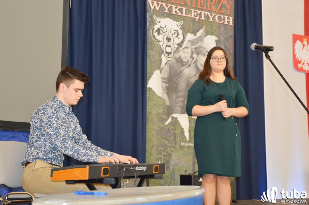Młodzież z powiatu wyszkowskiego oddała hołd Żołnierzom Wyklętym