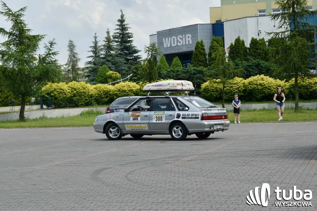 „STAY IN the CAR”. Wyszkowskie (i nie tylko) Złombole wyruszyły w trasę