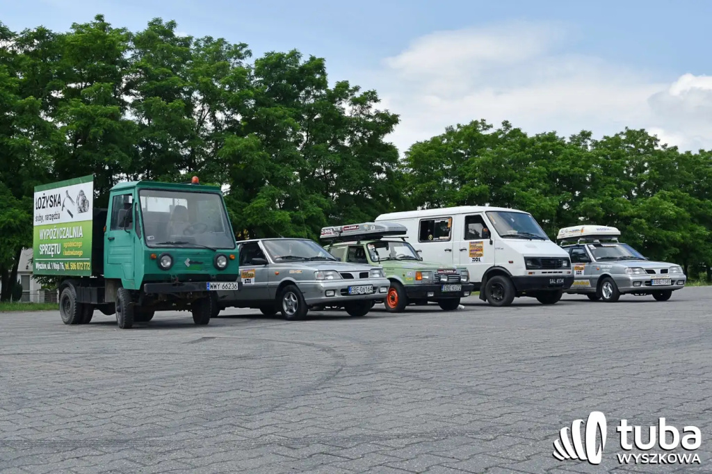 „STAY IN the CAR”. Wyszkowskie (i nie tylko) Złombole wyruszyły w trasę