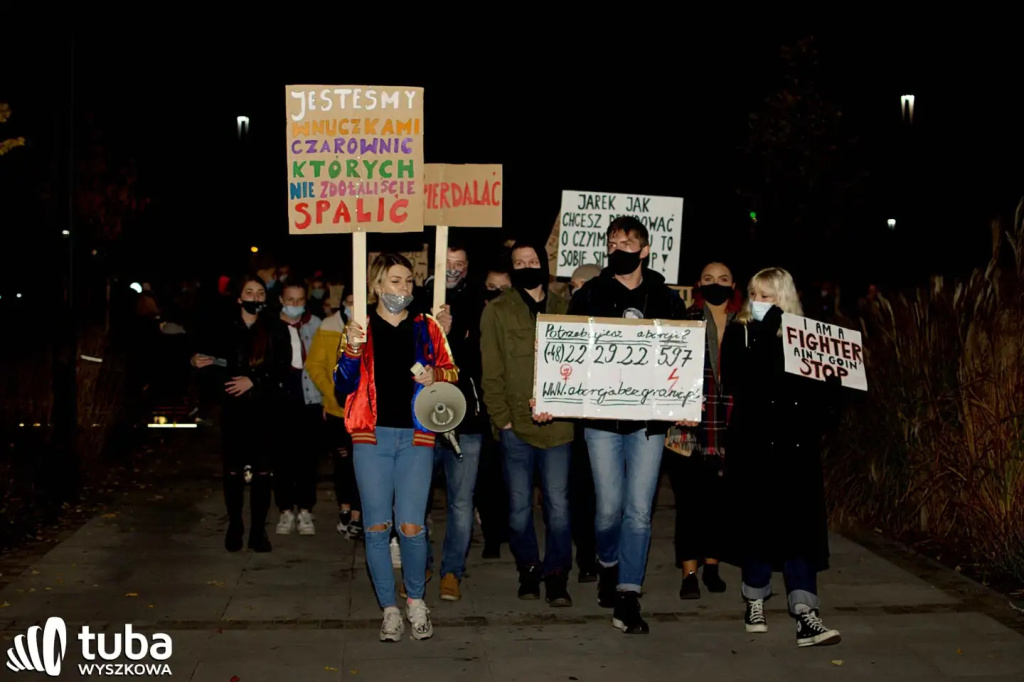 „Demokracja jest kobietą”. Tłumy znów maszerowały ulicami Wyszkowa