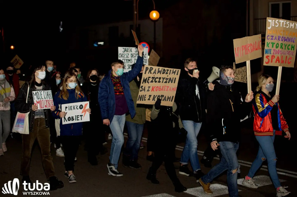„Demokracja jest kobietą”. Tłumy znów maszerowały ulicami Wyszkowa