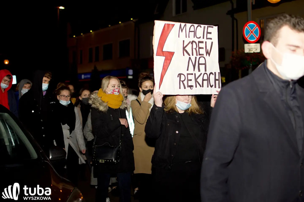 „Demokracja jest kobietą”. Tłumy znów maszerowały ulicami Wyszkowa