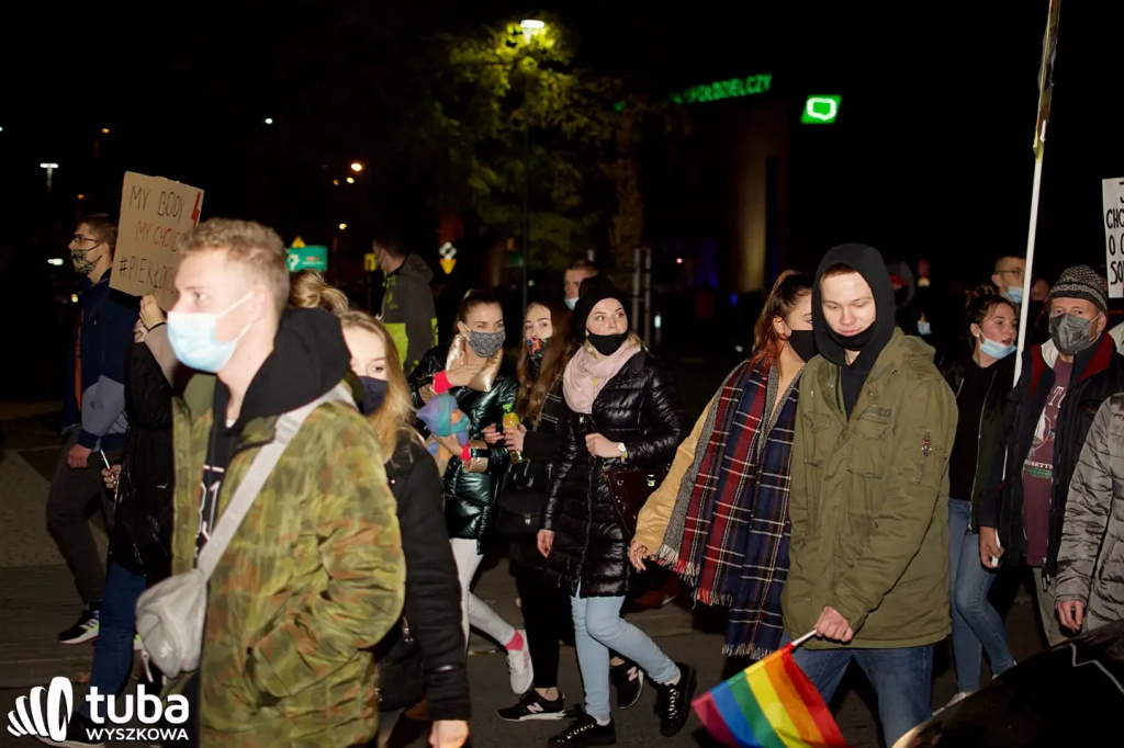 „Demokracja jest kobietą”. Tłumy znów maszerowały ulicami Wyszkowa