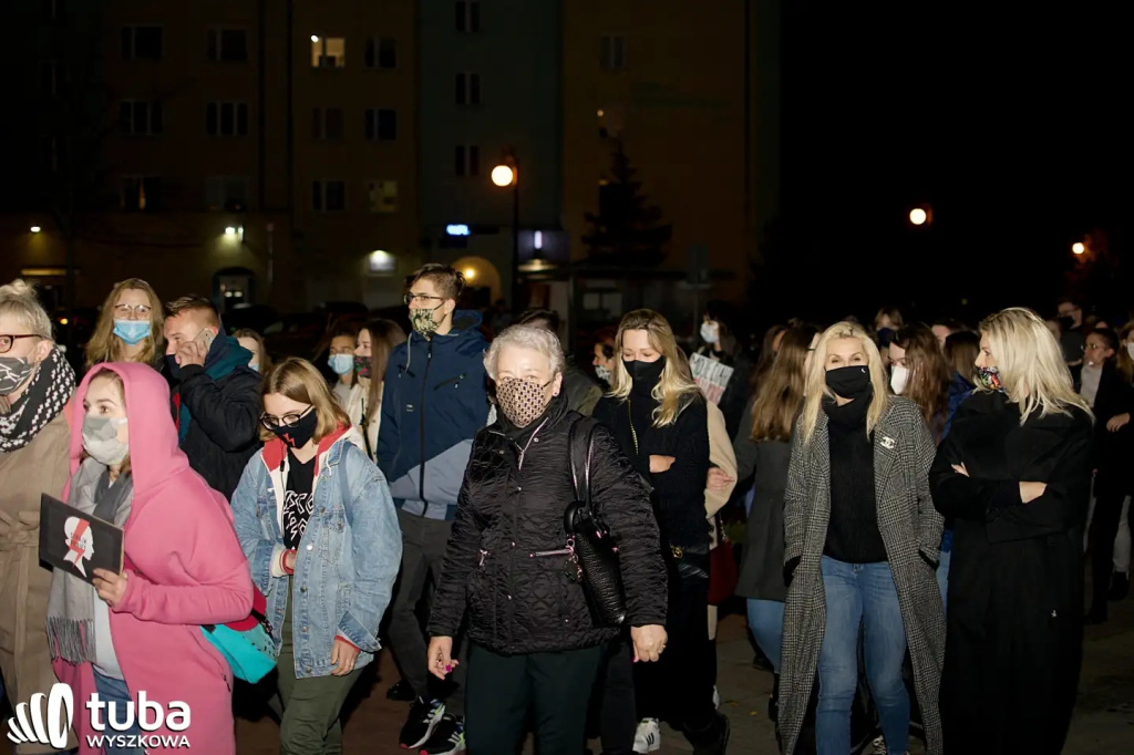 „Demokracja jest kobietą”. Tłumy znów maszerowały ulicami Wyszkowa
