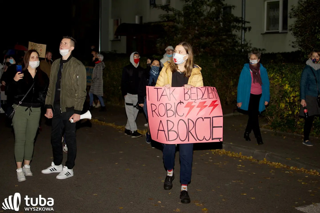 „Demokracja jest kobietą”. Tłumy znów maszerowały ulicami Wyszkowa
