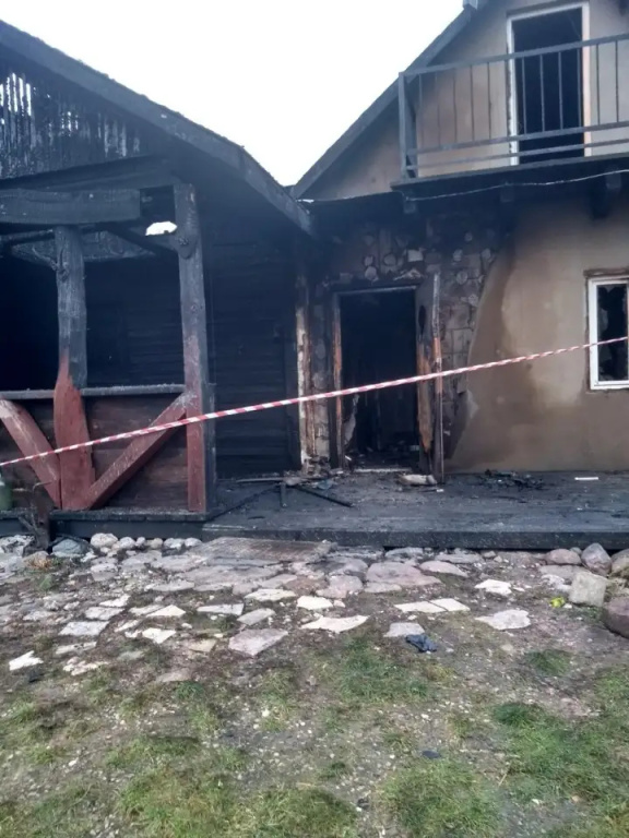 Pożar zabrał wszystko. Pan Dariusz potrzebuje dachu nad głową i środków do życia