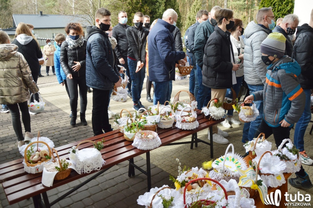 Wielka Sobota. Święciliśmy pokarmy na wielkanocny stół