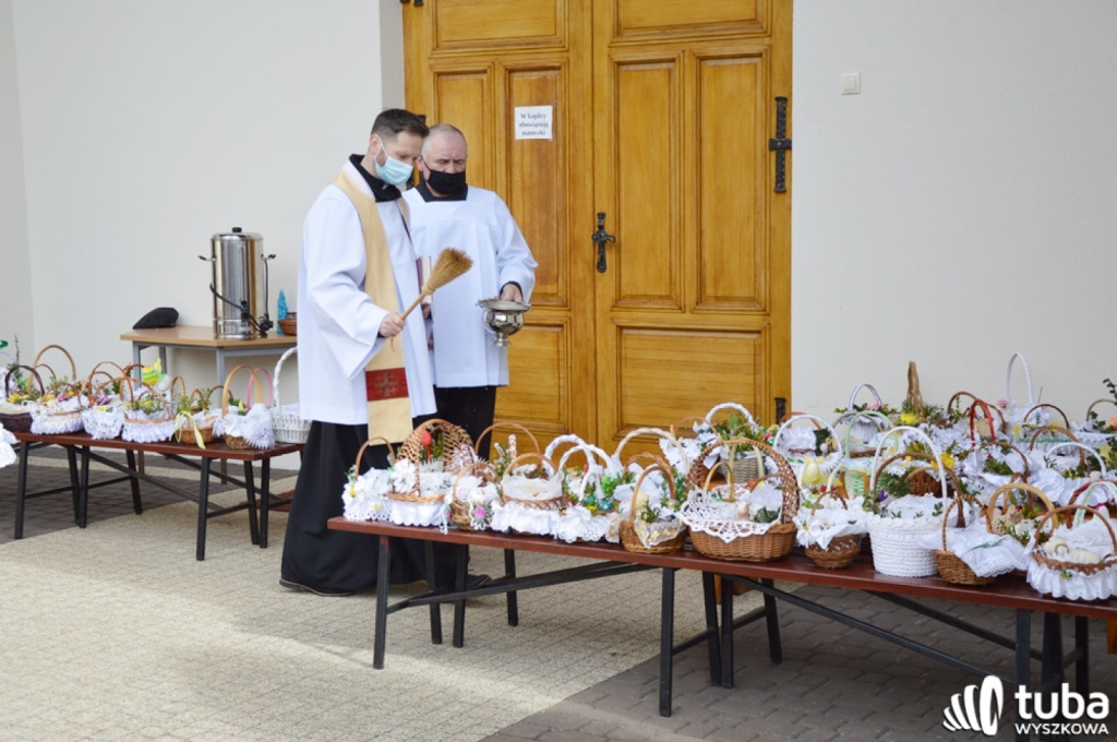 Wielka Sobota. Święciliśmy pokarmy na wielkanocny stół