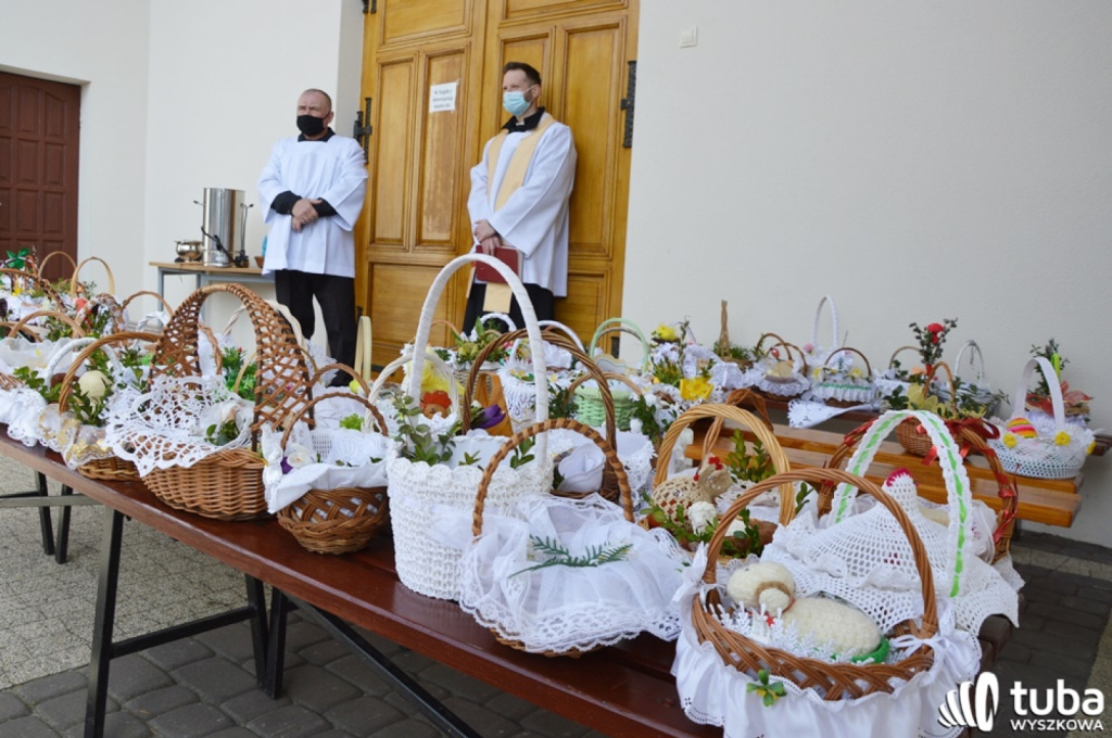 Wielka Sobota. Święciliśmy pokarmy na wielkanocny stół