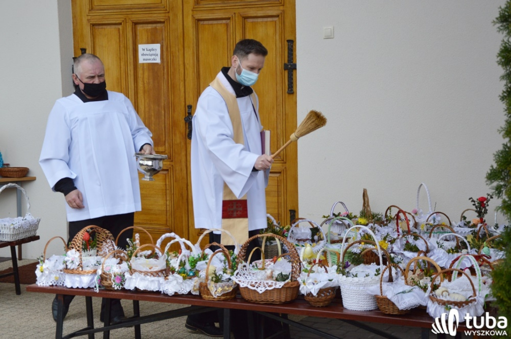 Wielka Sobota. Święciliśmy pokarmy na wielkanocny stół