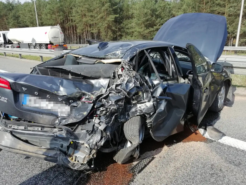 Potrójne zderzenie na S8. Trasa zablokowana (AKTUALIZACJA)