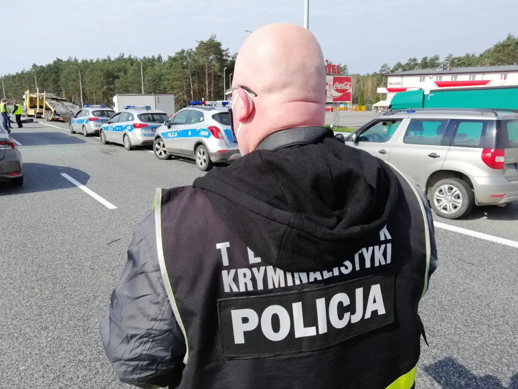 Potrójne zderzenie na S8. Trasa zablokowana (AKTUALIZACJA)