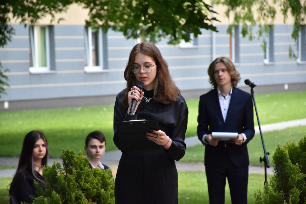„Białe Kwiaty” - rozstrzygnięcie pod pierwszym w Polsce pomnikiem Norwida
