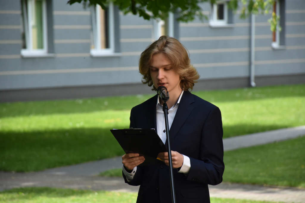 „Białe Kwiaty” - rozstrzygnięcie pod pierwszym w Polsce pomnikiem Norwida