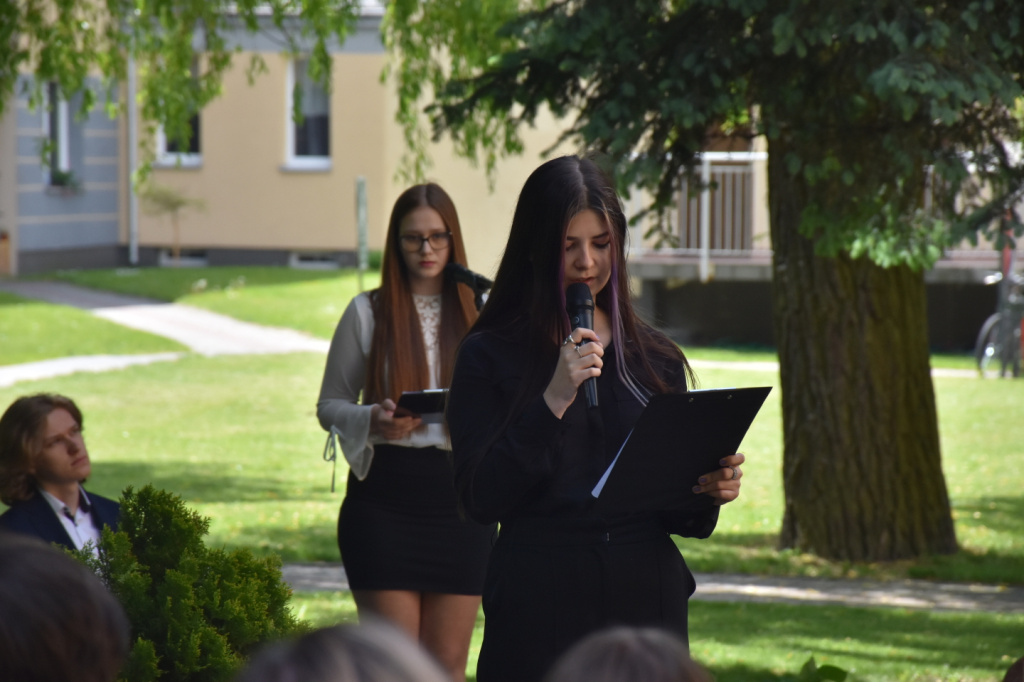 „Białe Kwiaty” - rozstrzygnięcie pod pierwszym w Polsce pomnikiem Norwida