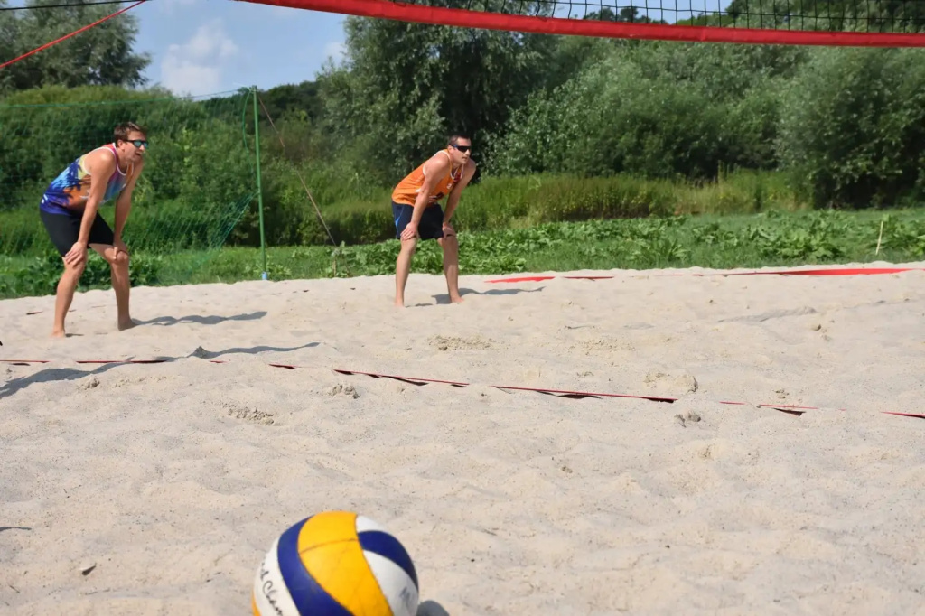 Pierwsza odsłona powiatowej siatkówki plażowej