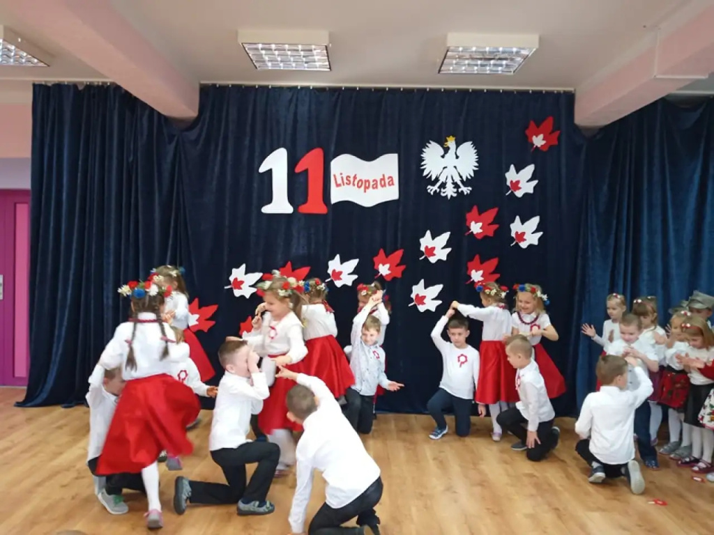 Akademia z okazji Święta Niepodległości w Przedszkolu nr 9