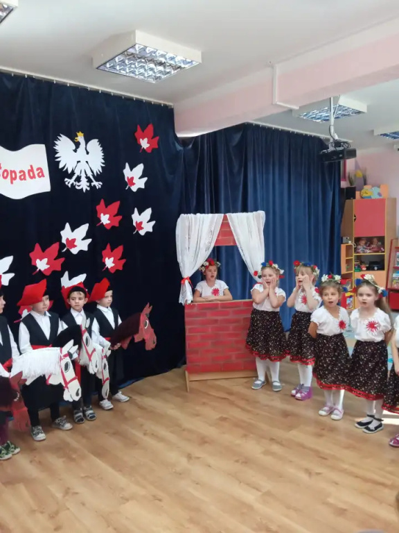 Akademia z okazji Święta Niepodległości w Przedszkolu nr 9