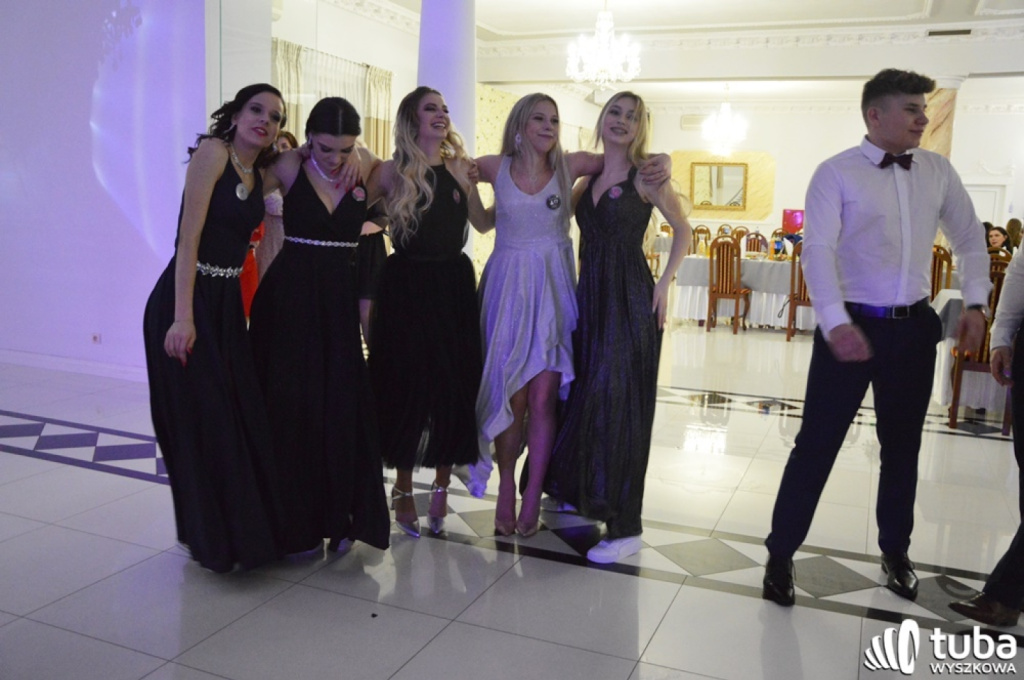„Bal na sto par”. Studniówka Zespołu Szkół nr 1 w Wyszkowie (VIDEO)
