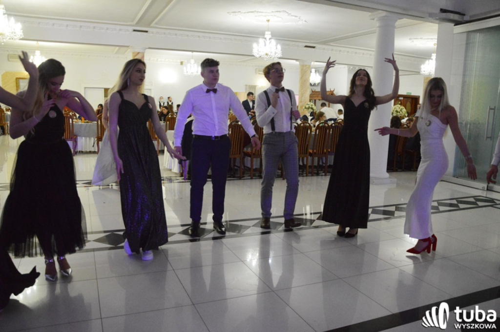 „Bal na sto par”. Studniówka Zespołu Szkół nr 1 w Wyszkowie (VIDEO)