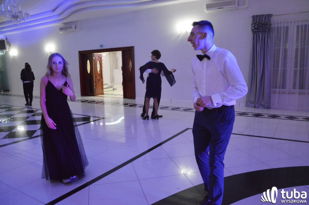 „Bal na sto par”. Studniówka Zespołu Szkół nr 1 w Wyszkowie (VIDEO)