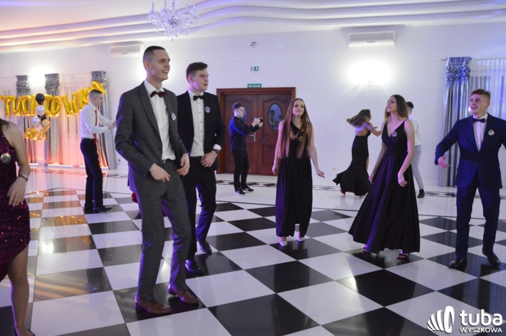 „Bal na sto par”. Studniówka Zespołu Szkół nr 1 w Wyszkowie (VIDEO)