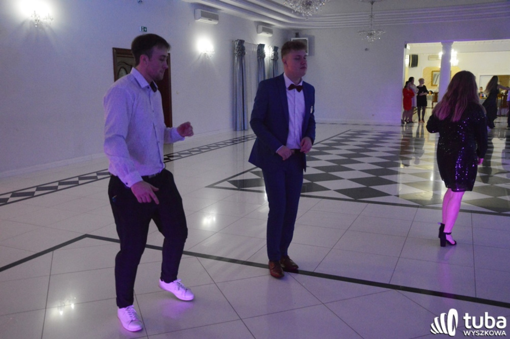 „Bal na sto par”. Studniówka Zespołu Szkół nr 1 w Wyszkowie (VIDEO)
