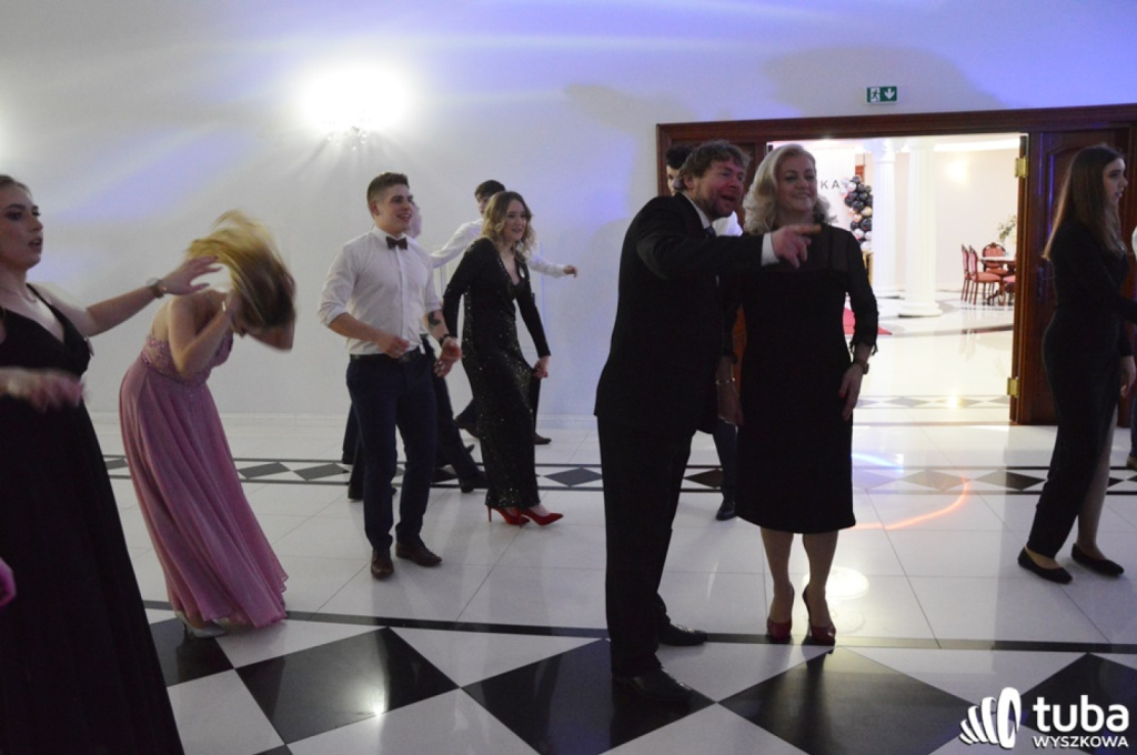 „Bal na sto par”. Studniówka Zespołu Szkół nr 1 w Wyszkowie (VIDEO)
