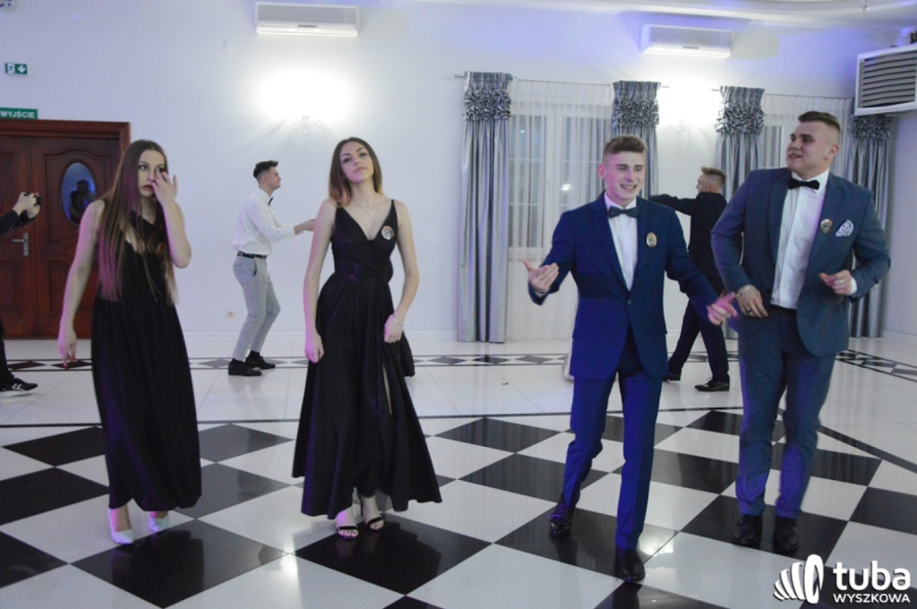 „Bal na sto par”. Studniówka Zespołu Szkół nr 1 w Wyszkowie (VIDEO)