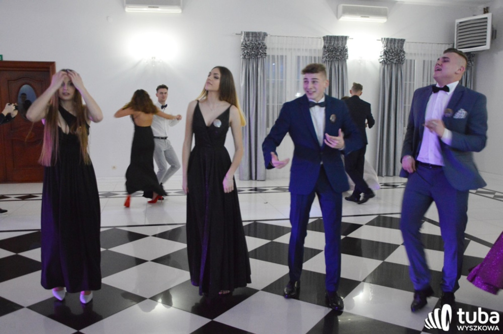 „Bal na sto par”. Studniówka Zespołu Szkół nr 1 w Wyszkowie (VIDEO)