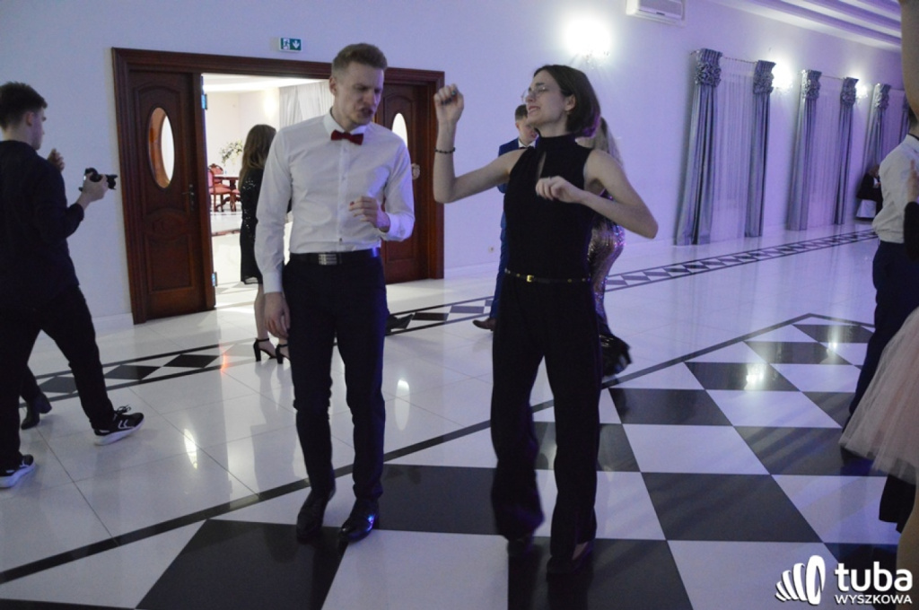 „Bal na sto par”. Studniówka Zespołu Szkół nr 1 w Wyszkowie (VIDEO)