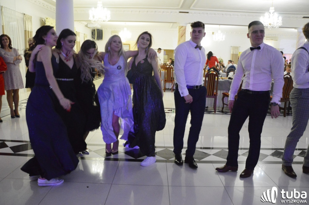 „Bal na sto par”. Studniówka Zespołu Szkół nr 1 w Wyszkowie (VIDEO)