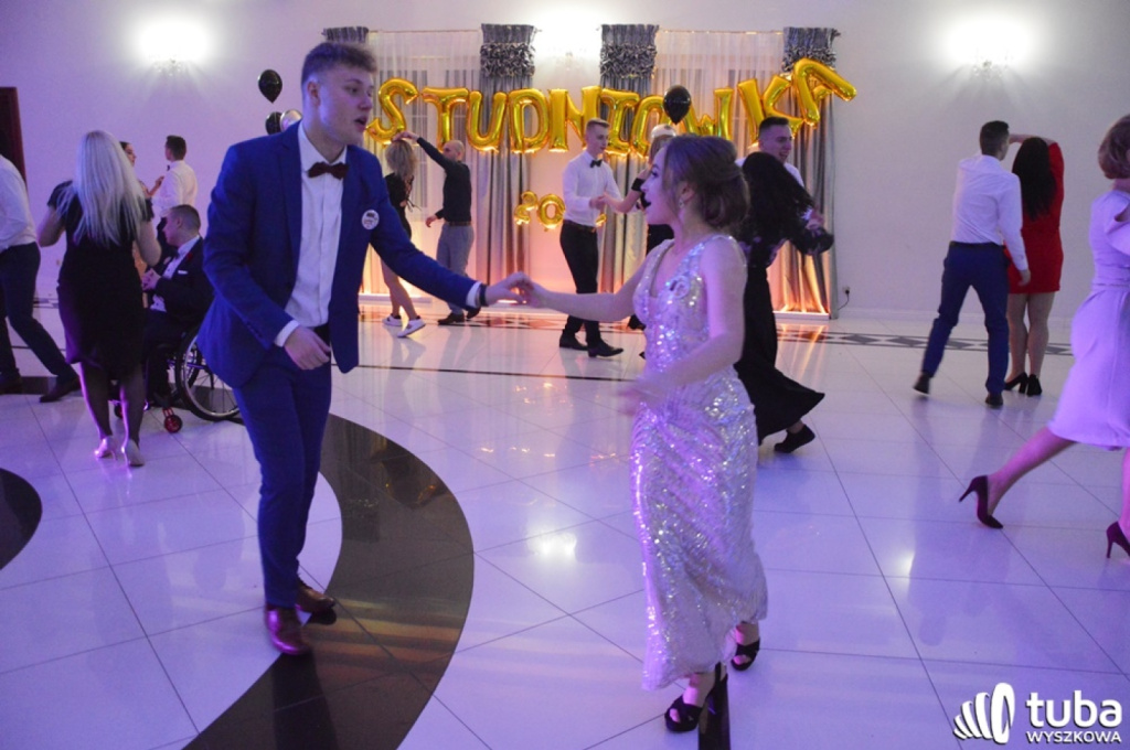 „Bal na sto par”. Studniówka Zespołu Szkół nr 1 w Wyszkowie (VIDEO)