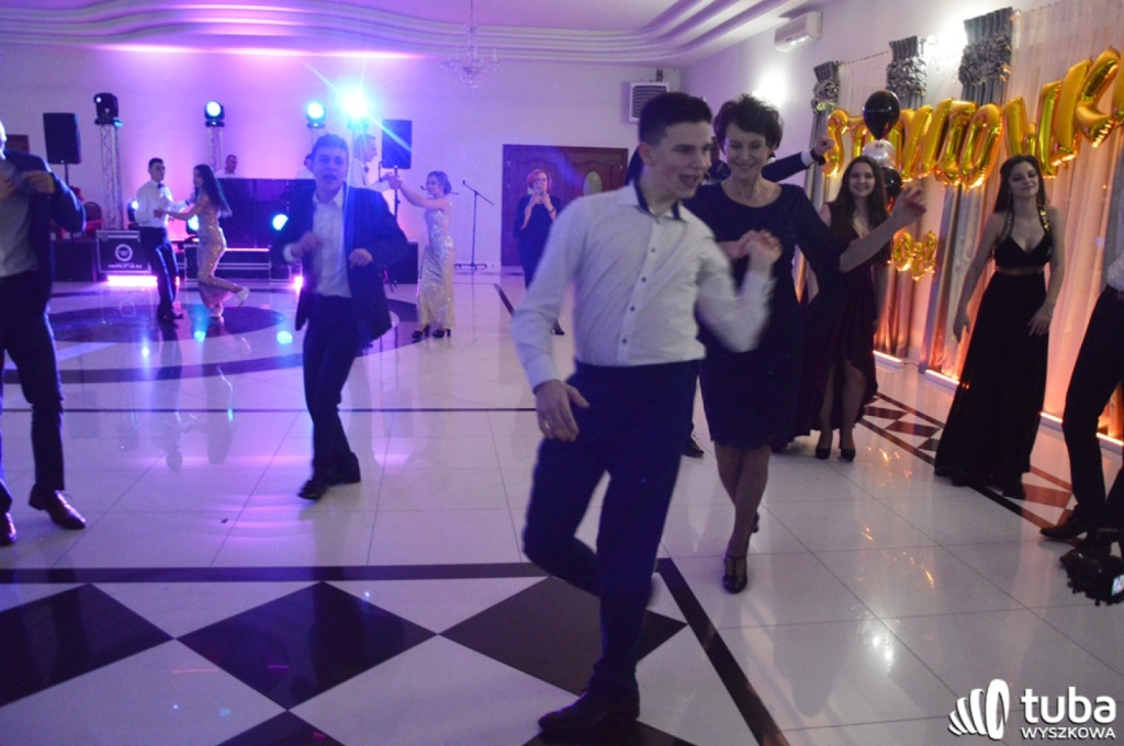 „Bal na sto par”. Studniówka Zespołu Szkół nr 1 w Wyszkowie (VIDEO)