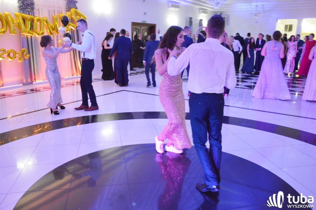 „Bal na sto par”. Studniówka Zespołu Szkół nr 1 w Wyszkowie (VIDEO)