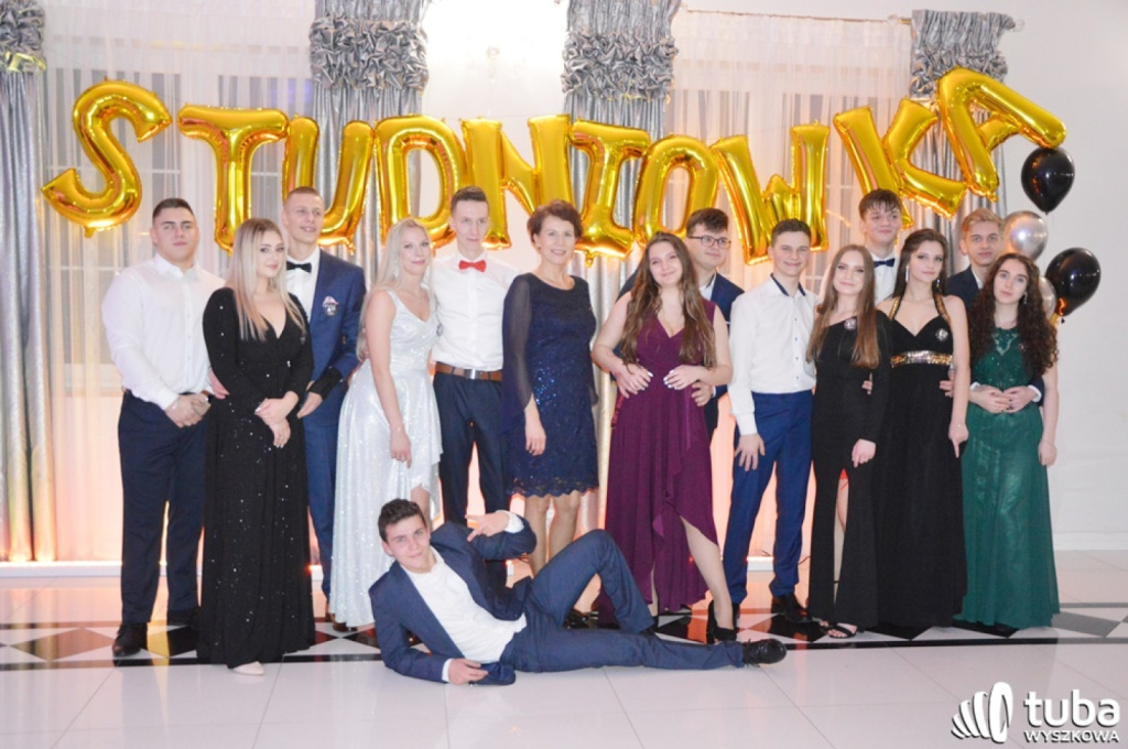 „Bal na sto par”. Studniówka Zespołu Szkół nr 1 w Wyszkowie (VIDEO)