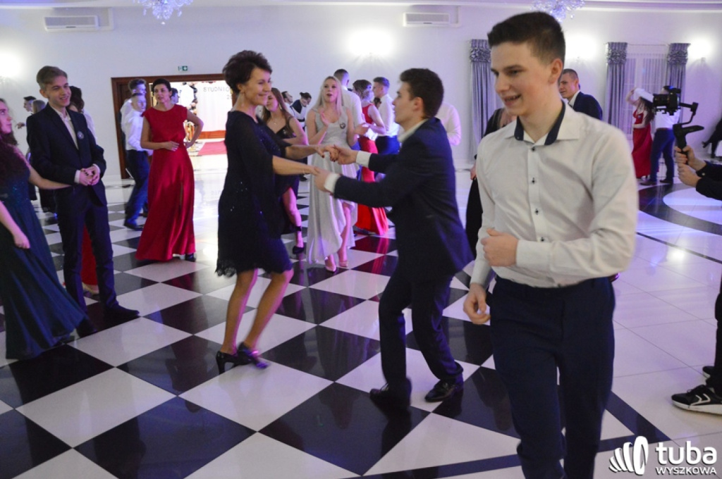 „Bal na sto par”. Studniówka Zespołu Szkół nr 1 w Wyszkowie (VIDEO)