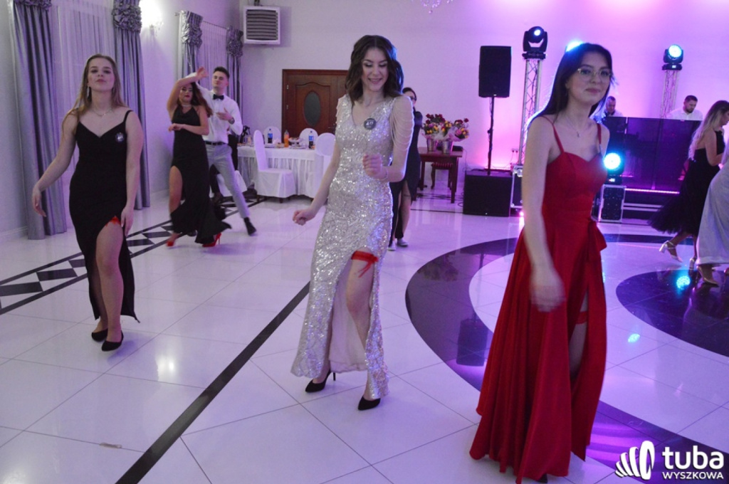 „Bal na sto par”. Studniówka Zespołu Szkół nr 1 w Wyszkowie (VIDEO)