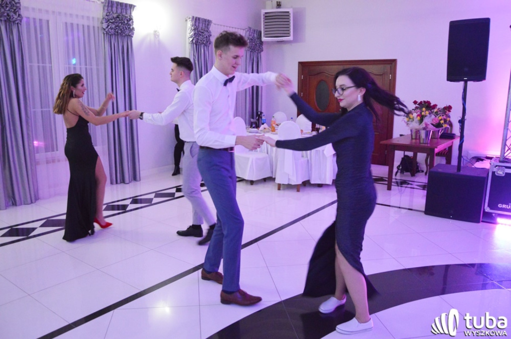 „Bal na sto par”. Studniówka Zespołu Szkół nr 1 w Wyszkowie (VIDEO)