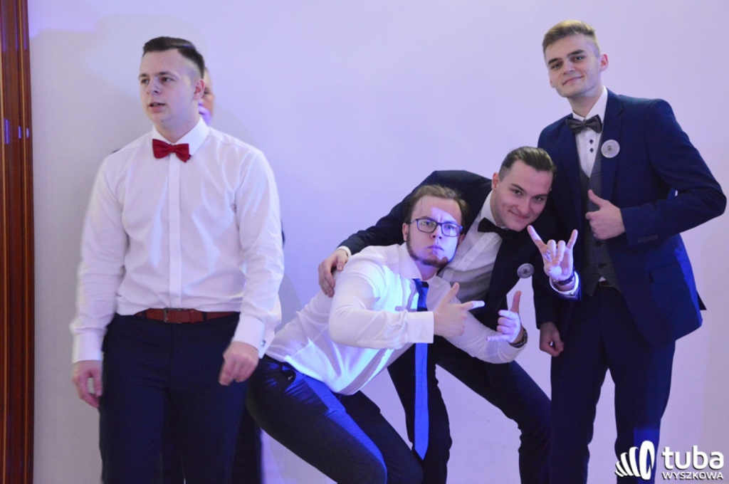 „Bal na sto par”. Studniówka Zespołu Szkół nr 1 w Wyszkowie (VIDEO)