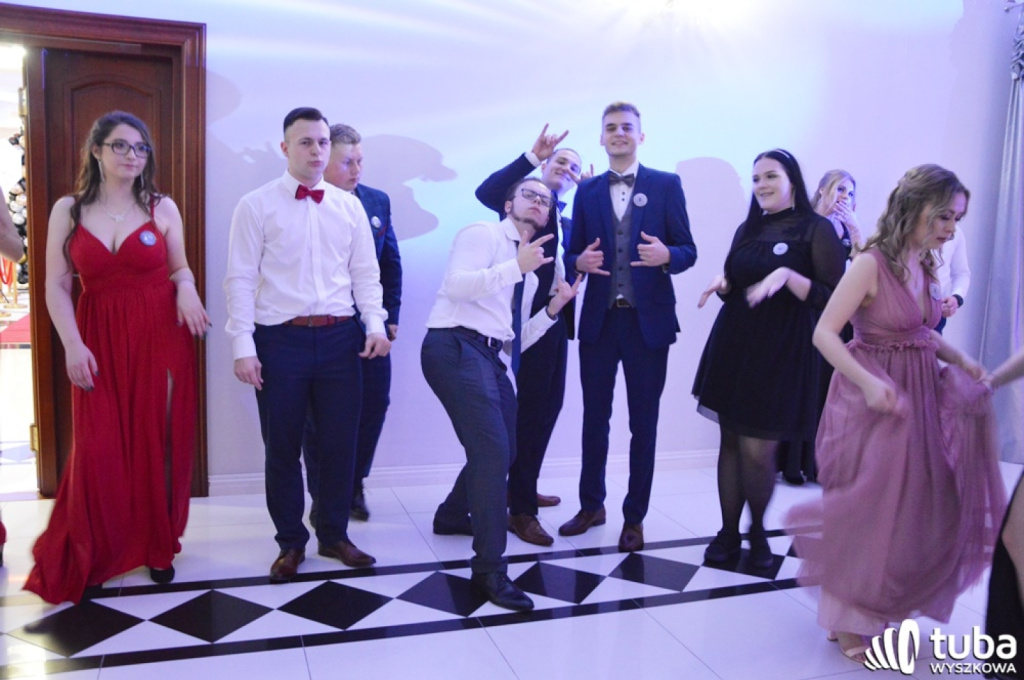 „Bal na sto par”. Studniówka Zespołu Szkół nr 1 w Wyszkowie (VIDEO)