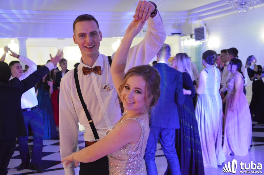 „Bal na sto par”. Studniówka Zespołu Szkół nr 1 w Wyszkowie (VIDEO)