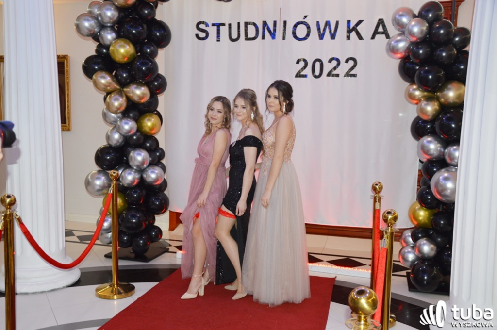 „Bal na sto par”. Studniówka Zespołu Szkół nr 1 w Wyszkowie (VIDEO)