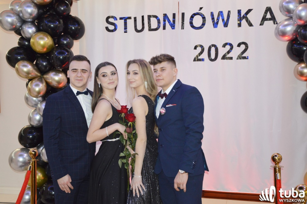 „Bal na sto par”. Studniówka Zespołu Szkół nr 1 w Wyszkowie (VIDEO)