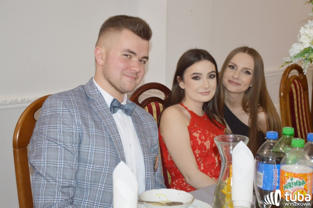 „Bal na sto par”. Studniówka Zespołu Szkół nr 1 w Wyszkowie (VIDEO)