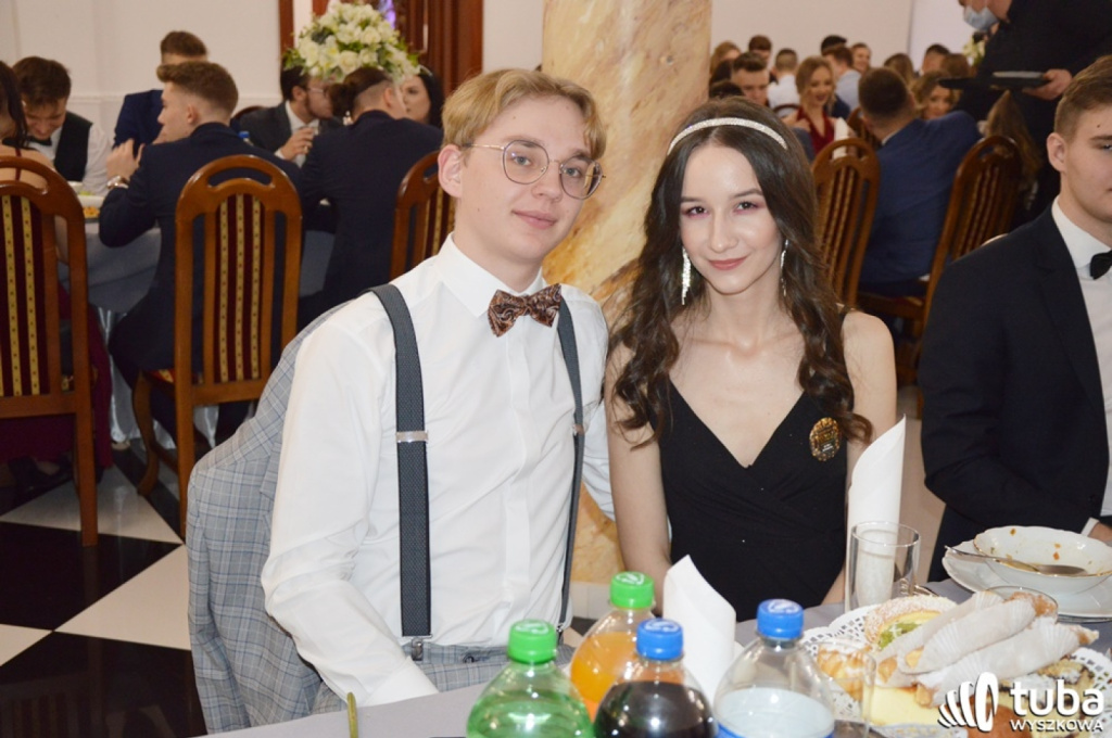 „Bal na sto par”. Studniówka Zespołu Szkół nr 1 w Wyszkowie (VIDEO)