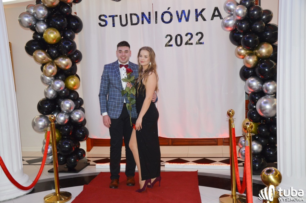 „Bal na sto par”. Studniówka Zespołu Szkół nr 1 w Wyszkowie (VIDEO)