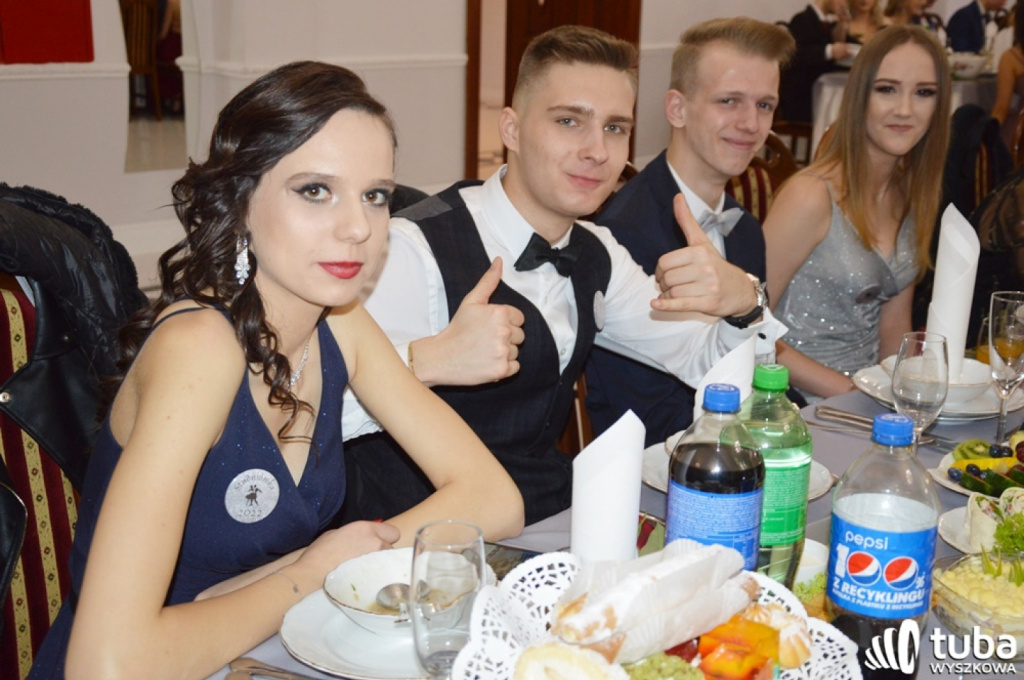 „Bal na sto par”. Studniówka Zespołu Szkół nr 1 w Wyszkowie (VIDEO)